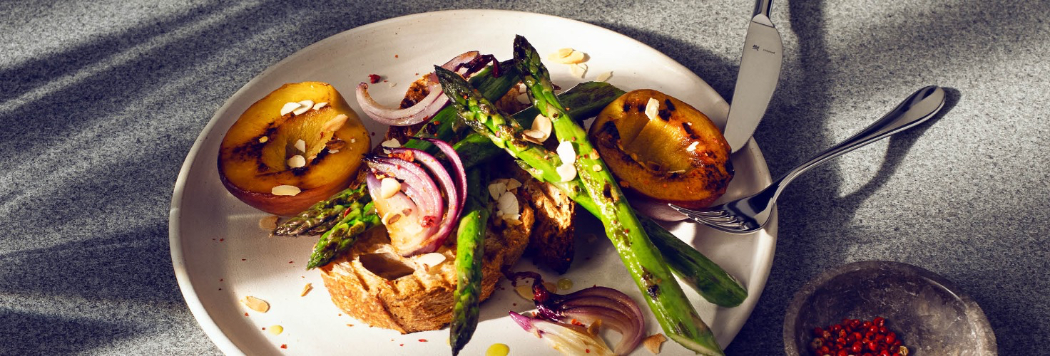Spargel mit Pfirsich